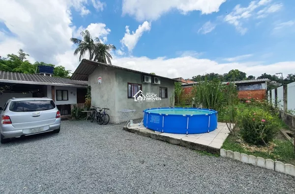 Casa Residencial com 3 dormitórios no Bairro Velha Central