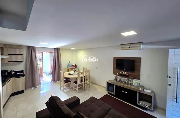 Excelente Sobrado com 2 Suítes à Venda no Bairro Fortaleza – Blumenau