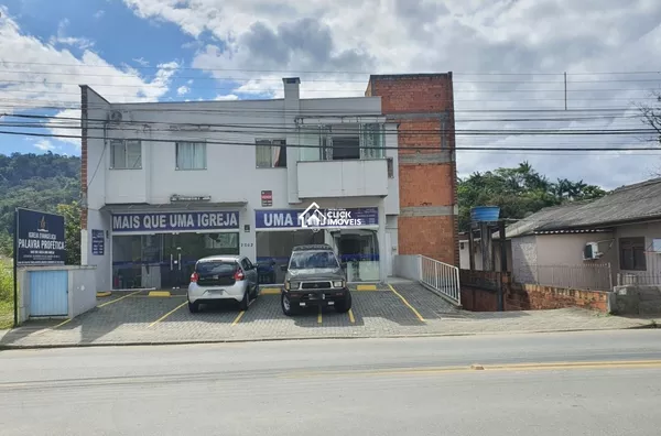 Excelente prédio comercial e residencial no Bairro Velha Central