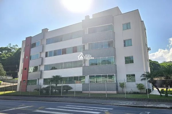 Apto Semimobiliado com 2 dormitórios sendo 1 suíte no Bairro Badenfurt em Blumenau.