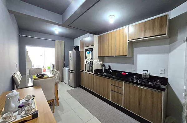 Excelente Sobrado com 2 dormitórios à Venda no Bairro Tribess – Blumenau