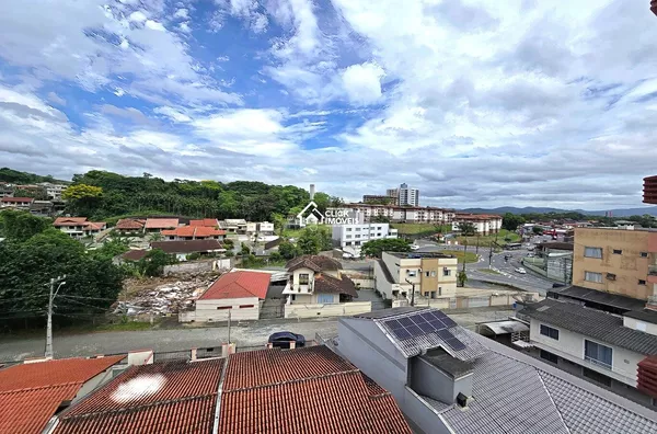 Apartamento com 2 dormitórios no Bairro Água Verde – Blumenau