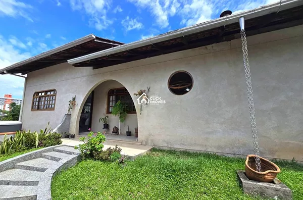 Casa com 3 dormitórios sendo 1 suíte no Bairro Vila Nova Blumenau