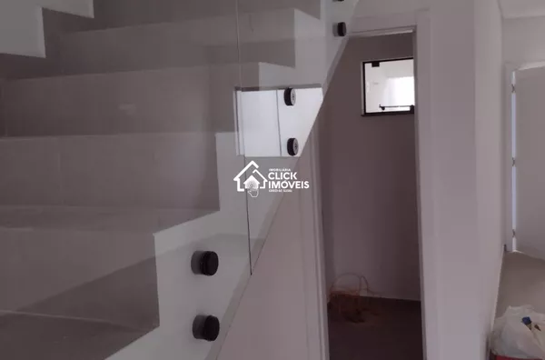 Sobrado com duas suítes na Itoupava Central