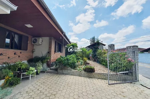 Casa Residencial com 3 dormitórios sendo 1 suíte no Bairro Escola Agrícola Blumenau