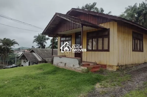 Casa na  Escola Agrícola