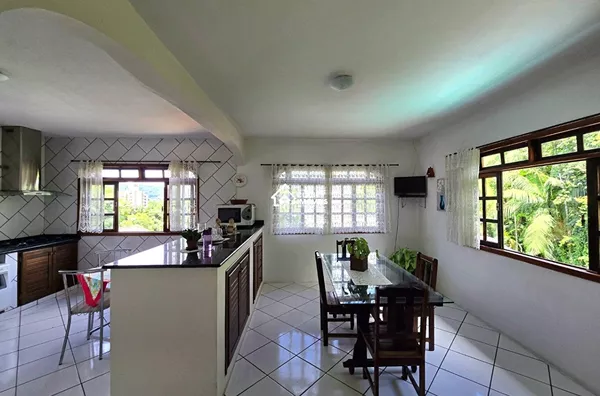 Casa com 3 dormitórios sendo 1 suíte no Bairro Vila Nova Blumenau