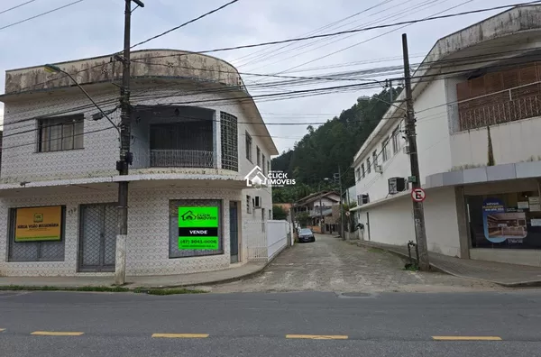 Casa Residencial e Comercial com 2 pavimentos no Bairro Gloria em Blumenau