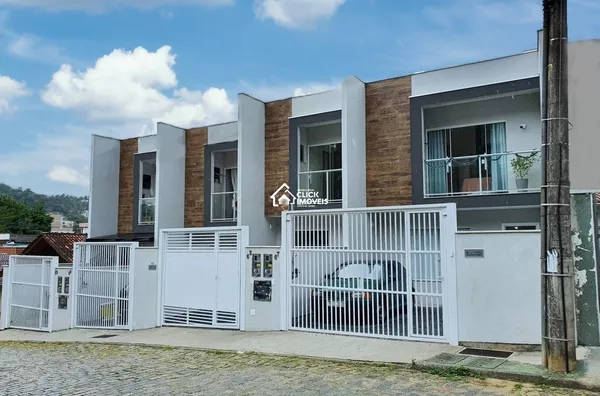 Lindo sobrado triplex com 2 suítes  Escola Agrícola, Blumenau