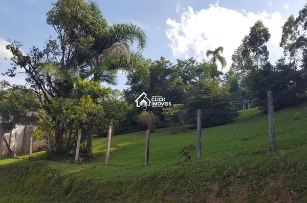 São 2 terrenos por 620 mil reais