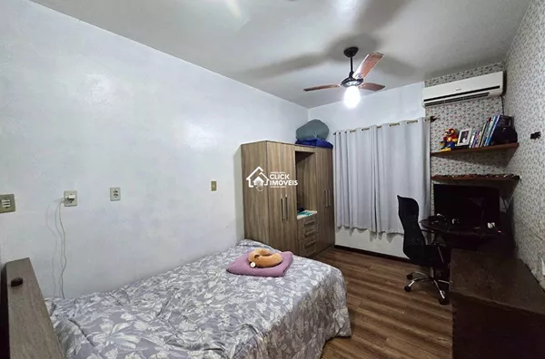 Casa térrea com 4 dormitórios sendo 1 Suíte no Bairro Testo Salto - Blumenau