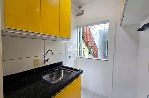 Casa Plana SemiMobiliada com 2 dormitórios sendo 1 Suíte no Bairro Velha Central