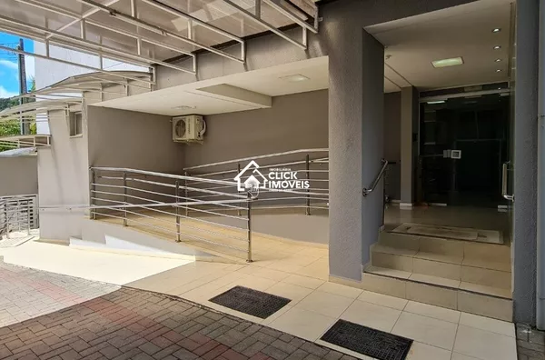 Apto na  cobertura próximo a rua da Coca