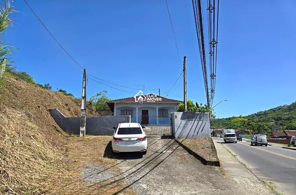 Casa Residencial ou Comercial com 3 Dormitórios no Bairro Água Verde – Blumenau