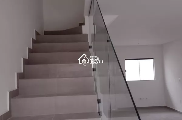 Sobrado com duas suítes na Itoupava Central