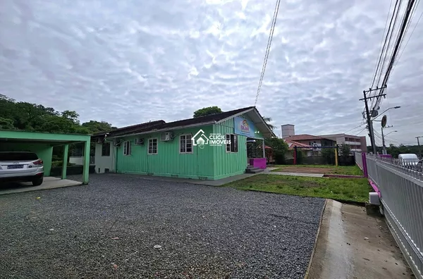 Casa, terreno ZR4 à Venda com 2.639 m², no Bairro Badenfurt – Blumenau