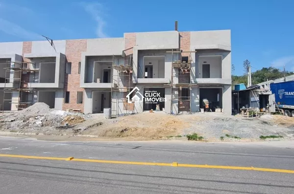 Sobrados na Itoupava Central