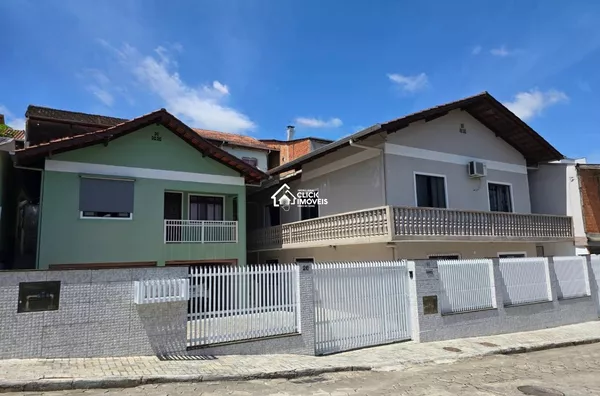 Casa Residencial com edícula no Bairro Itoupavazinha na cidade de Blumenau