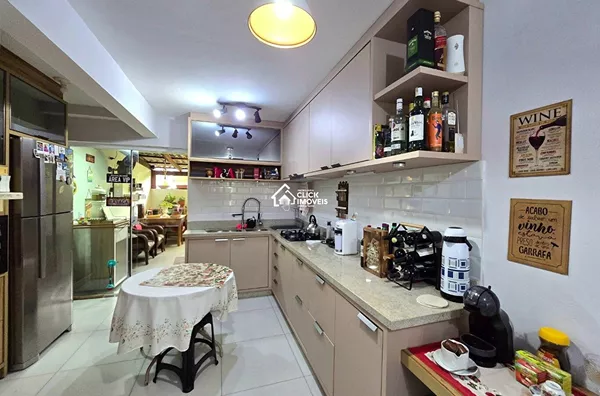 Excelente Sobrado com 2 dormitórios à venda no Bairro Água Verde – Blumenau