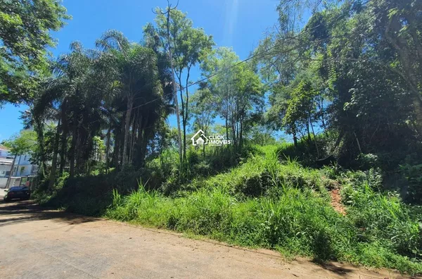 Excelente terreno Residencial na transversal da Rua dos Caçadores, Bairro Velha.