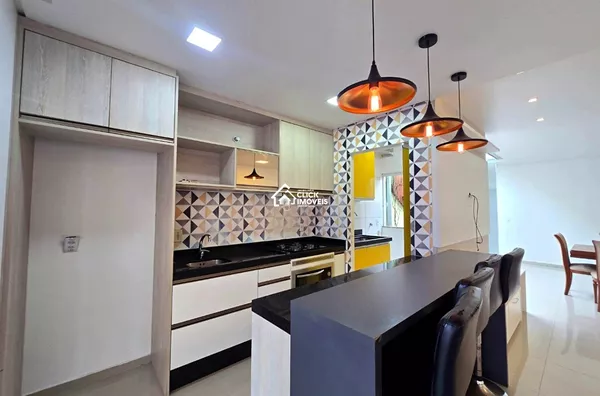 Casa Plana SemiMobiliada com 2 dormitórios sendo 1 Suíte no Bairro Velha Central