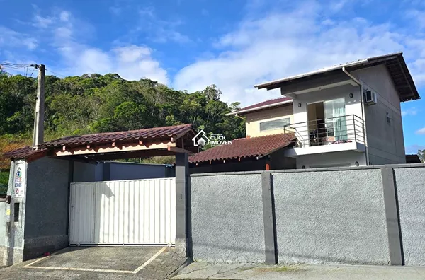 Sobrado com 3 dormitórios sendo 1 suíte no Bairro Tribess – Blumenau