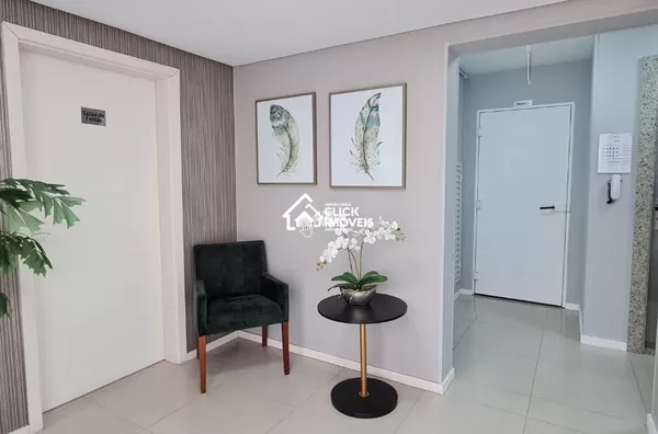 Apto na  cobertura próximo a rua da Coca