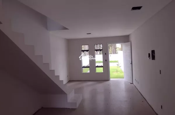 Sobrado com duas suítes no Bairro da Velha