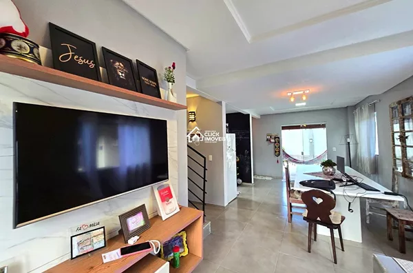 Sobrado com 3 dormitórios sendo 1 suíte no Bairro Tribess – Blumenau