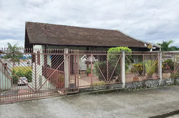 Excelente Casa térrea com 5 dormitórios no Bairro Itoupavazinha, Blumenau