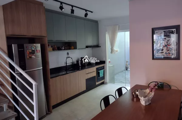 Sobrado com três quartos no  Fidelis