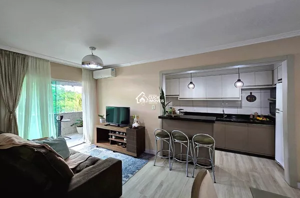 Apto Semimobiliado com 2 dormitórios sendo 1 suíte no Bairro Badenfurt em Blumenau.