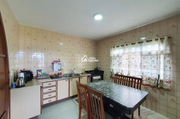 Excelente Casa térrea com 5 dormitórios no Bairro Itoupavazinha, Blumenau
