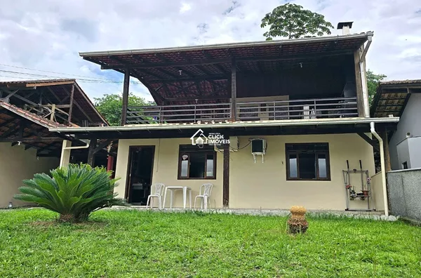 Casa com 3 dormitórios no Bairro Itoupavazinha - Blumenau.