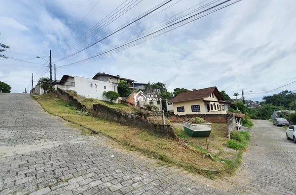 Terreno Residencial para construir ou para investimento no Bairro Escola Agrícola.