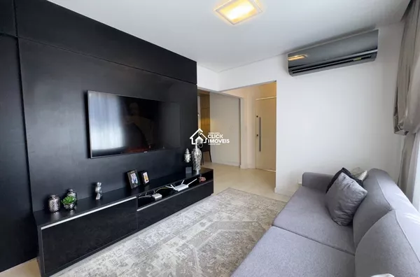 2 Casas e uma kitnet a venda