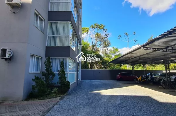 Apto na  cobertura próximo a rua da Coca