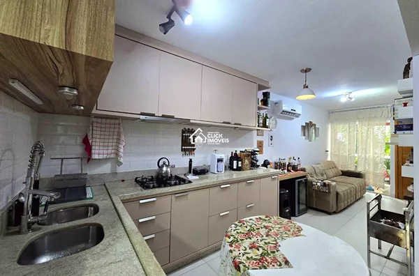 Excelente Sobrado com 2 dormitórios à venda no Bairro Água Verde – Blumenau