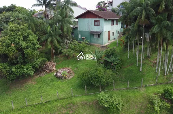 Casa 2 pavimentos no Bairro Fortaleza.