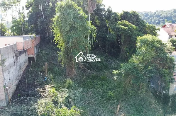 Terreno na transversal da Rua Divinópolis, Bairro Velha.