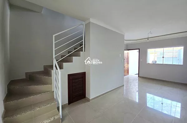 Excelente sobrado com 2 dormitórios sendo 2 suítes no Bairro Itoupava Norte