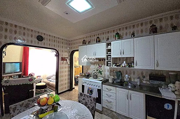 Excelente casa térrea com 3 dormitórios, com Edícula no Bairro Velha Central