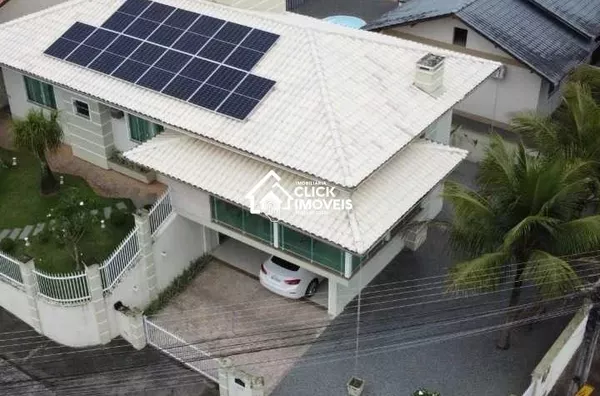 Casa Alto Padrão, 4 quartos com Piscina Água Verde