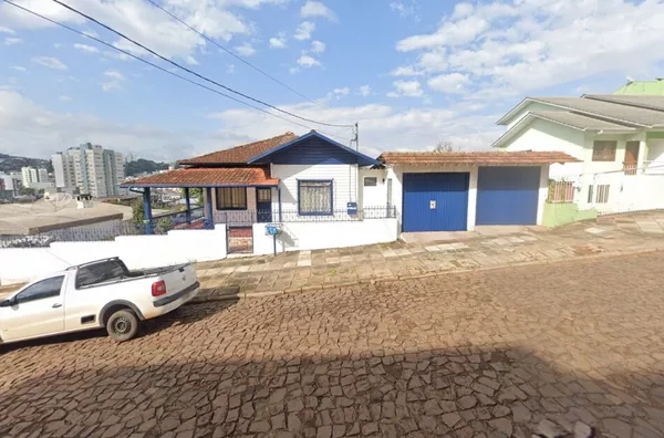 TERRENO LOTE 13 QUADRA 0364 - C/ CASA MISTA R IGUAÇU N 58 B CENTRO