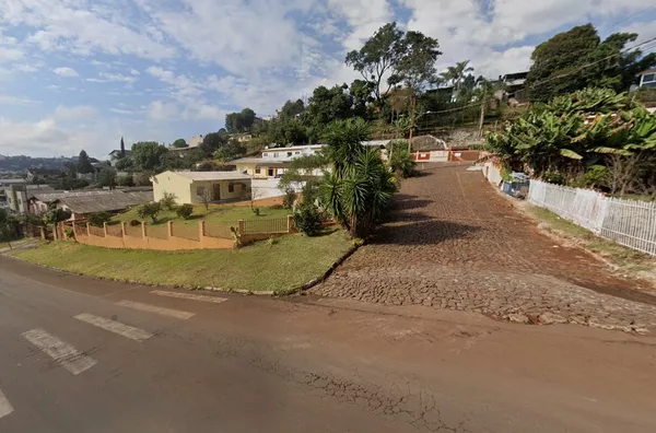 RESIDENCIAL AURORA CASA 04 BL A TRAVESSA ABEL ANTONIO GUERRA N 33 B MENINO DEUS