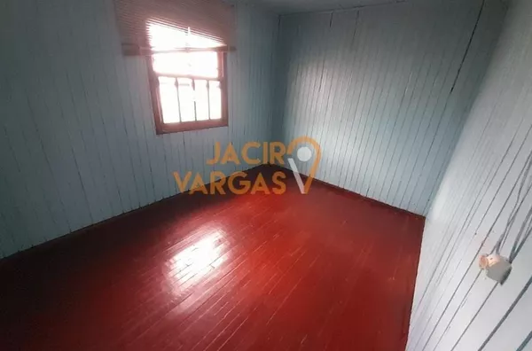 Casa á venda localizada no Bairro Jardim das palmeiras 