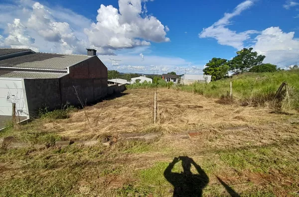 Lote á venda localizado no loteamento Muller 