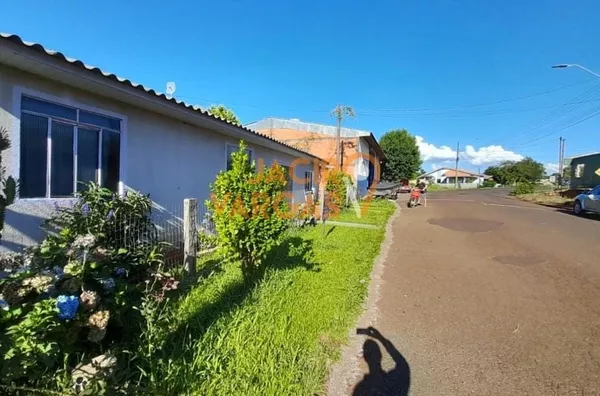 Casa á venda localizado no Bairro São Francisco 