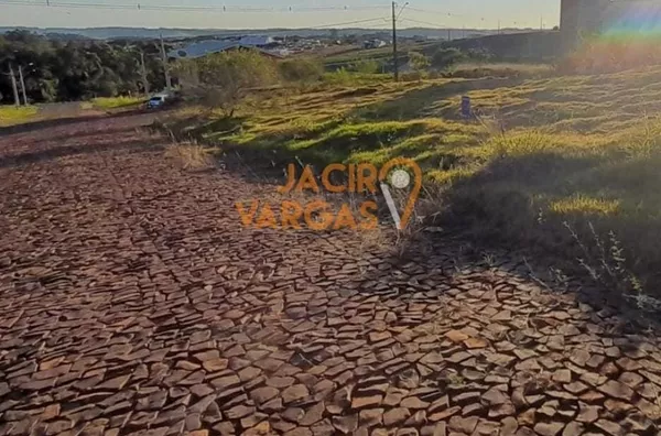 Lote á venda localizado no loteamento Maronez 