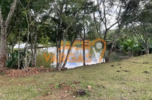 Chácara á venda localizado na linha santa Luzia 